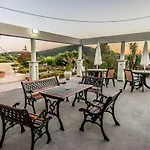 Aristotelis Apartman *