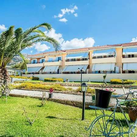 Aristotelis Apartment *