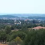 Aristotelis דירה *