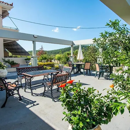Aristotelis Apartman